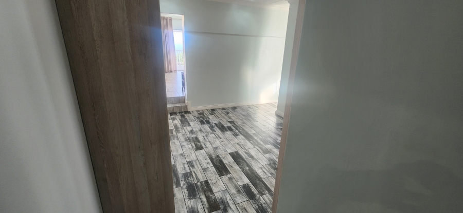 6 Bedroom Property for Sale in Dana Bay Western Cape